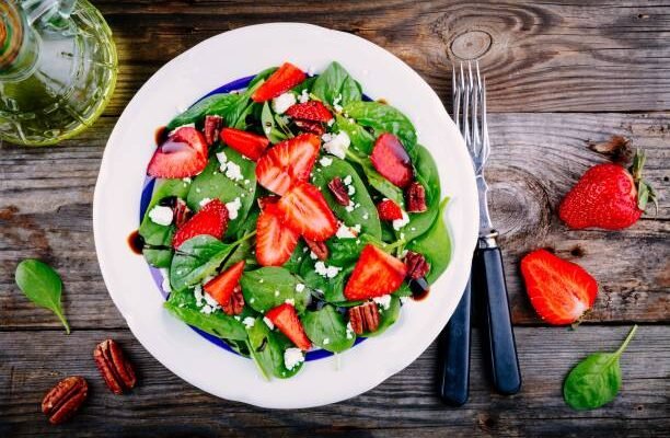 Salade épinards et fraises