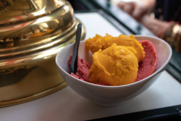 Glace fraises et mangue