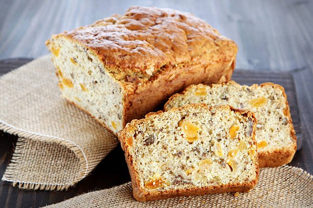 Pain aux abricots et aux noix
