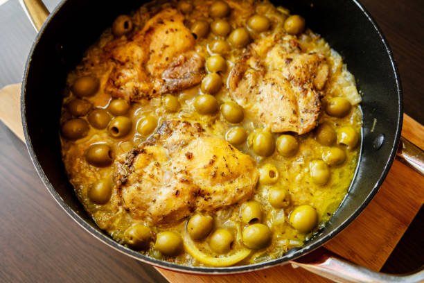 Tajine de poulet aux olives et citron confit