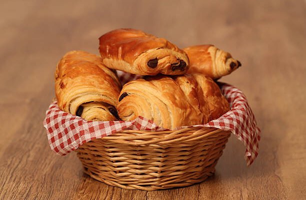 Chocolatines maison au feuilletage doré
